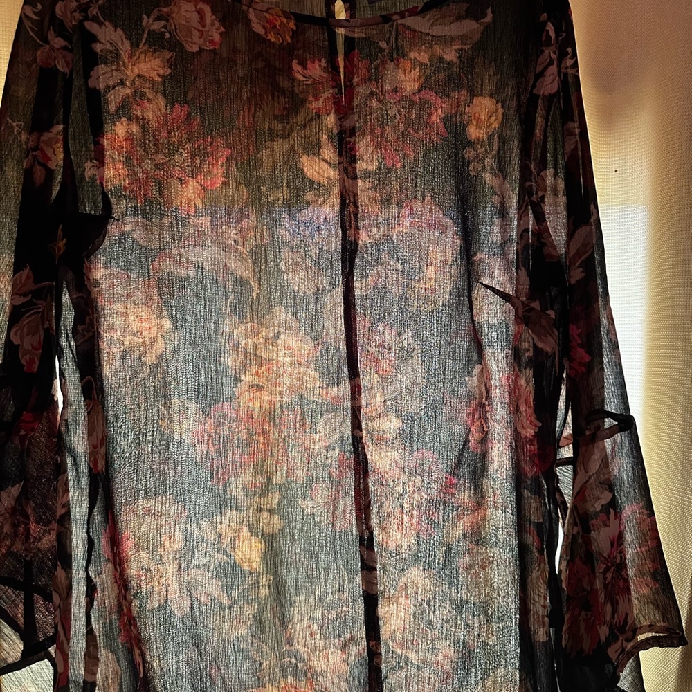 Blouse - Picture 9 of 10